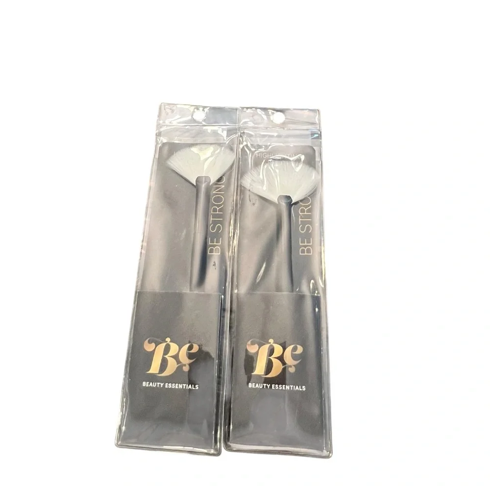 Beauty Essentials Makeup Brush 2 Pc Highlighting Brush‎ Black White NEW